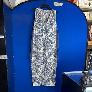 Chic Blue and White Patterned Midi Dress